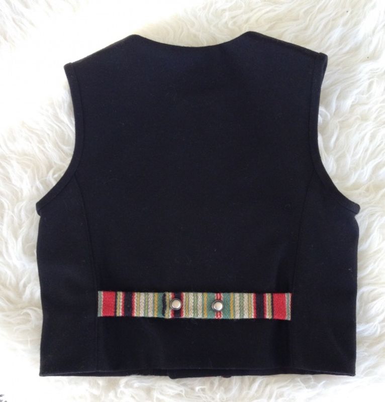 SOLGT Stripet festdraktvest dobbeltspent