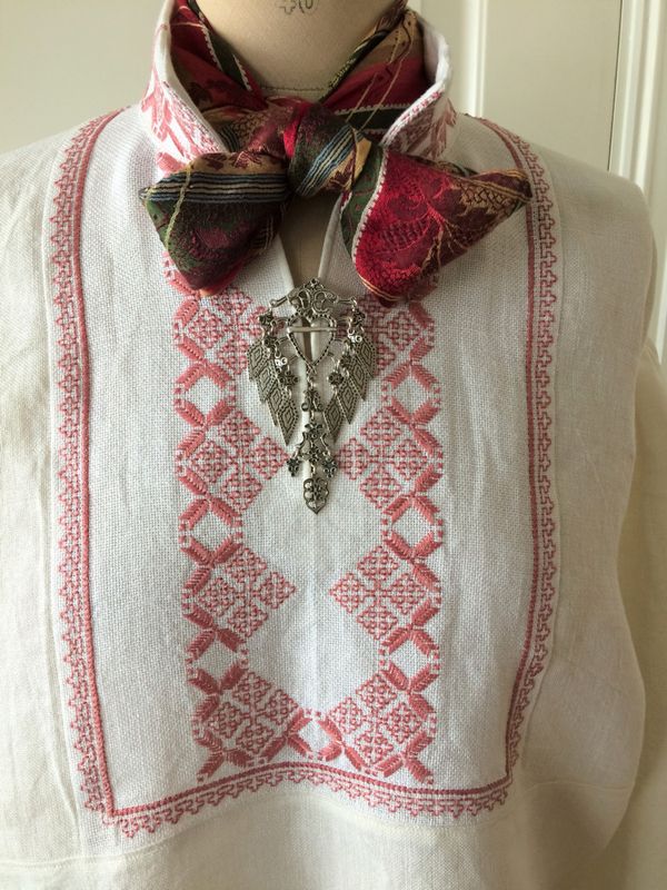 X SOLGT Festdraktskjorte Amanda i lin med rosa