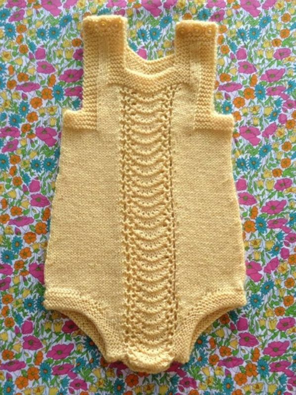 Barnigjen strikkeoppskrift romper Maja