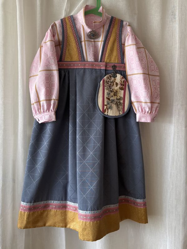 SOLGT Festdrakt  Astrid blå med ugle