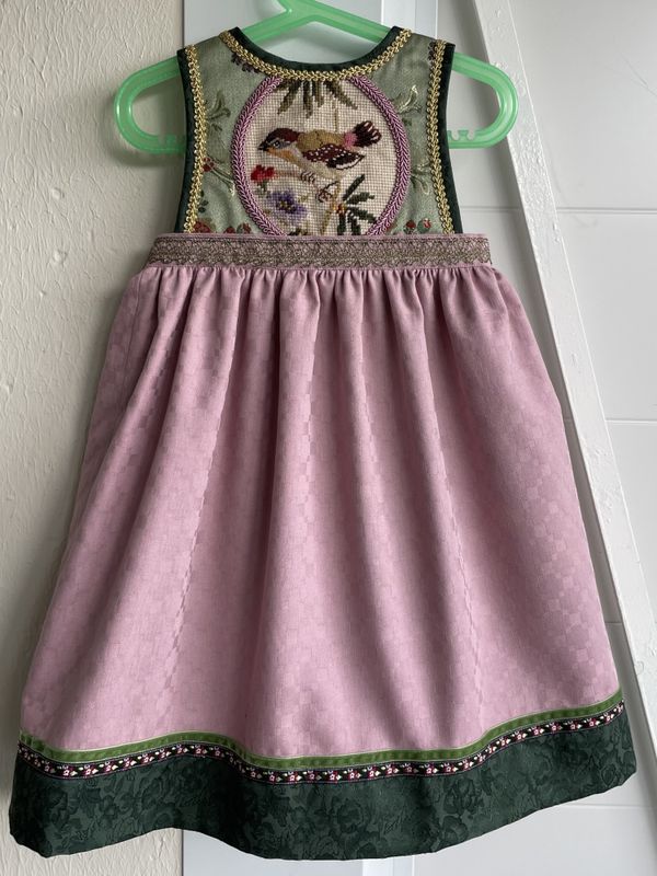 X SOLGT Festdrakt Astrid rosa med fugl 2