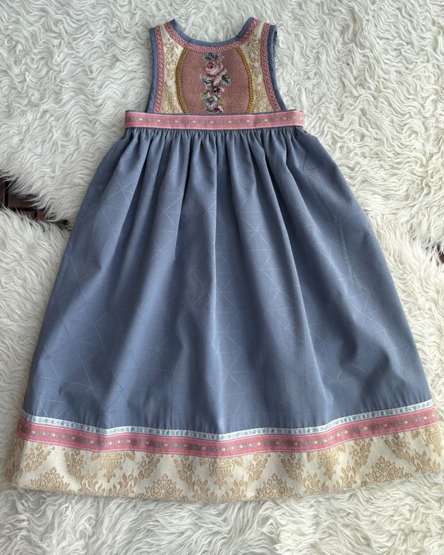 SOLGT Festdrakt Astrid blå og gul 