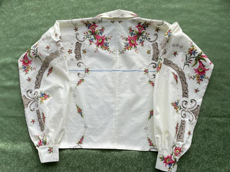 X SOLGT Festdraktskjorte Amanda offwhite med blomster 