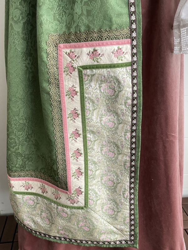 X SOLGT Festdrakt Augusta rosa/grønn