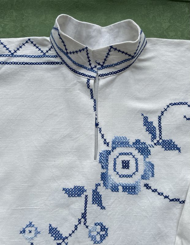 X SOLGT Festdraktskjorte Amanda blå roser