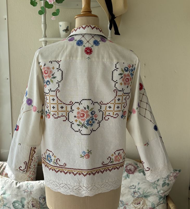 X SOLGT Skjortejakke natur med blomster